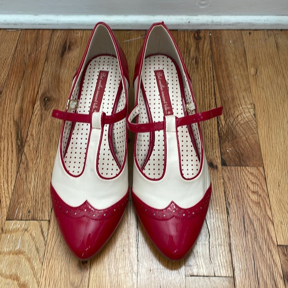 Vintage red & cream Mary Janes - Picture 3 of 4